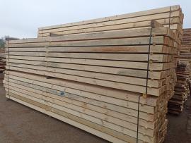 Legname segato su pallet