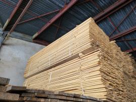 Abete rosso Legname segato su pallet | Legno tenero | Legname | Tarquinio Rizzi s.r.o.