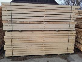 Legname segato su pallet