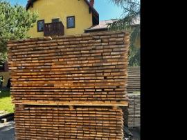 Legname segato su pallet
