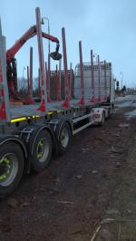 Semirimorchio con stanti 02.03.2019 - 01.04.2019 |  Trasporto e carico | MT Transport a logistika