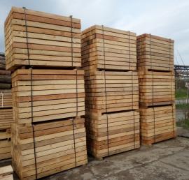 Larice Legname segato su pallet |  Legno tenero | Tranciati | PMWOOD s.r.o.