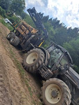 Trattore forestale VALTRA T193 |  Attrezzi per lavorare il legno | Macchinari per la lavorazione del legno | KOMITrade s.r.o.